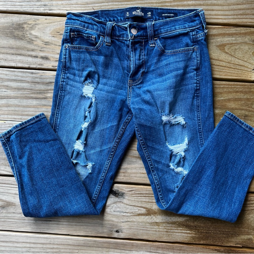 Hollister low rise boyfriend destroyed jeans